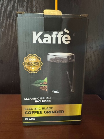 kマートで購入したコーヒーミル。