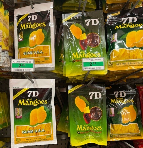 グアムのKマートにあったドライマンゴーです。
