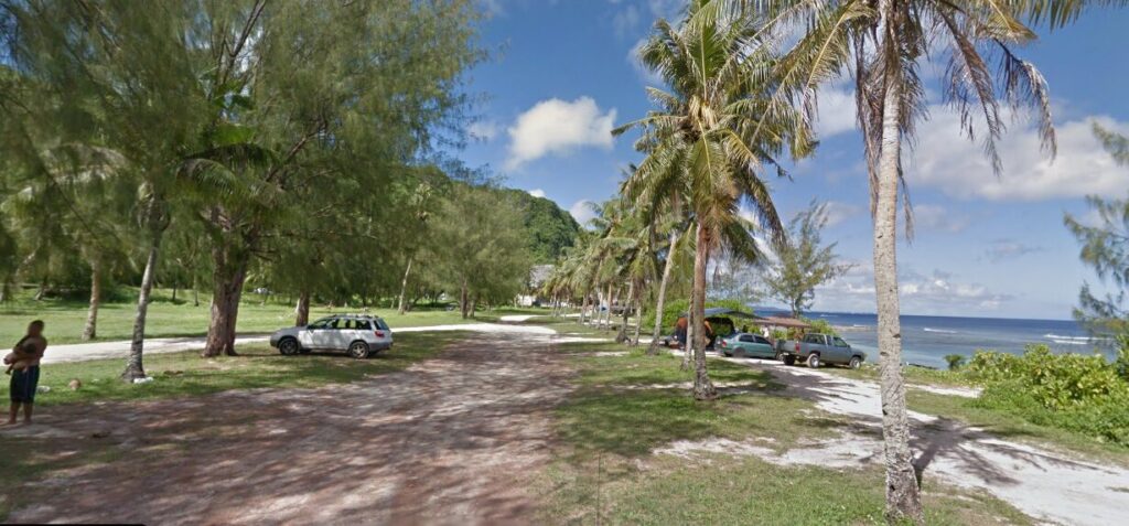 タンギソンビーチの駐車スペース