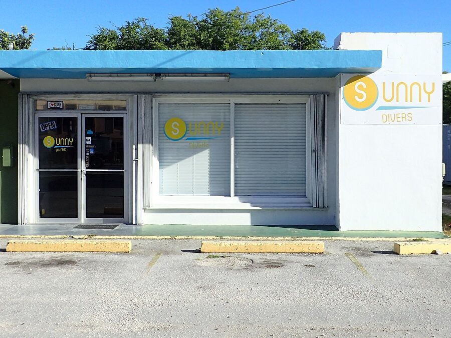 今回利用したSUNNY DIVERS(サニーダイバーズ)の外観。
