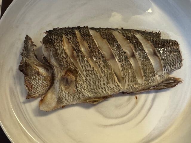 キツネフエフキの塩焼き