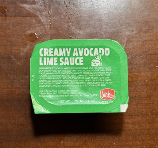 ジャックインザボックスで食べることができるサイドメニューの一つミニタコスについてくるアボカドライムソース