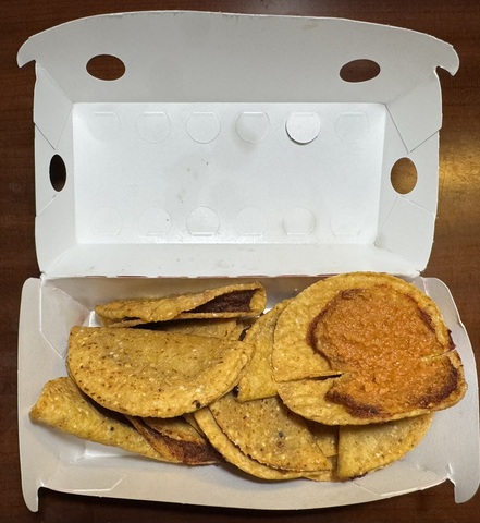 ジャックインザボックスで食べることができるサイドメニューの一つミニタコスの中身