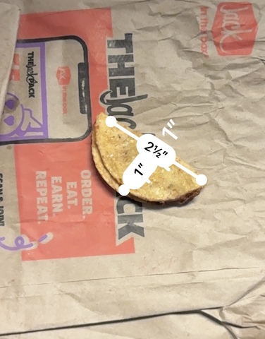 ジャックインザボックスで食べることができるサイドメニューの一つミニタコスの大きさです。