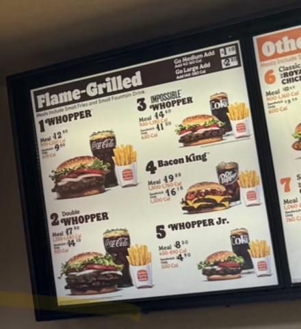 このようにバーガーキンググアム店舗ではMEALと表記されたものがあります。