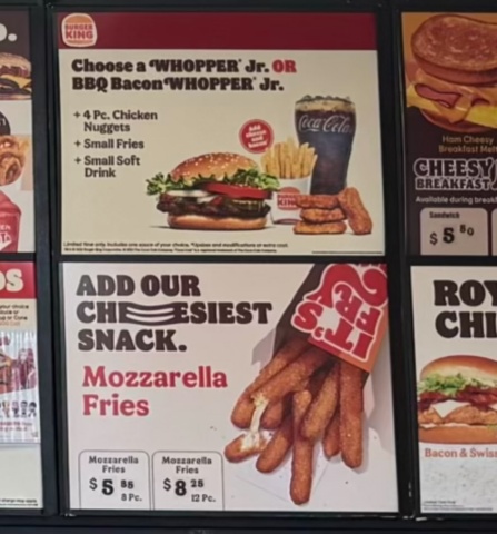 バーガーキンググアムセンターにあるメニューです。チーズ好きならモッツァレラスティックもおすすめです。