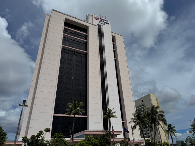 グアムのトニーロマの目の前にはPICホテルがあります。