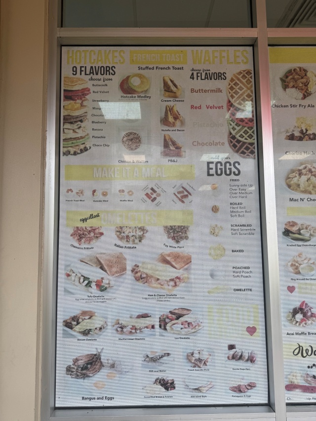グアムにあるザクラックドエッグのメニューです。