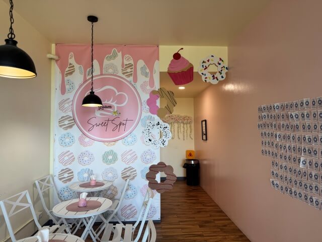 イパオビーチの近くのカフェ、グアムスイートスポットの店内です