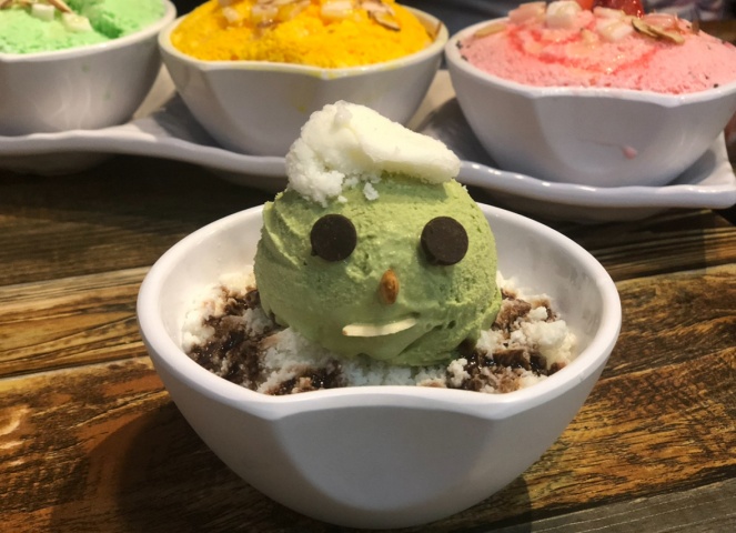 スノウベリーで食べた小豆と抹茶のアイスクリーム