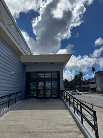 Main Entrance of Payless