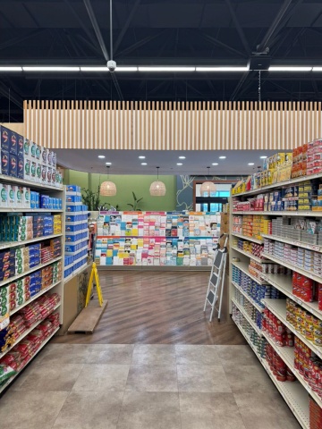 Letter cards near Aisle 9