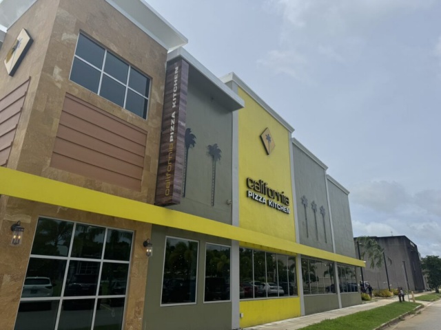 目印のカリフォルニアキッチンです