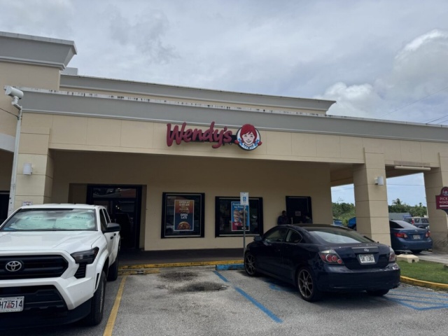 グアムハガニアにあるウエンディーズの外観です