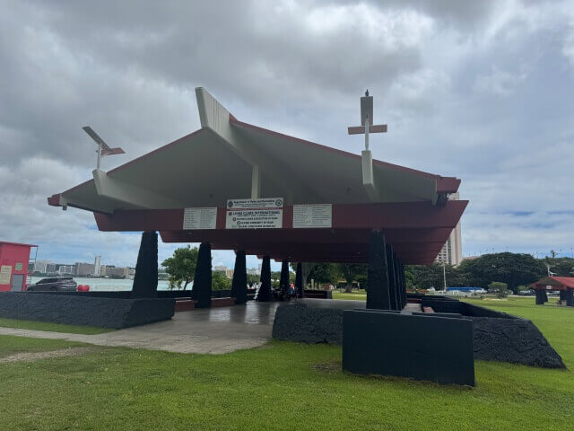 イパオビーチに用意されている食事場所の様子。