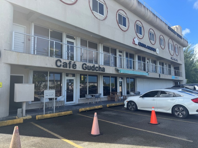 カフェグチャの外観です。